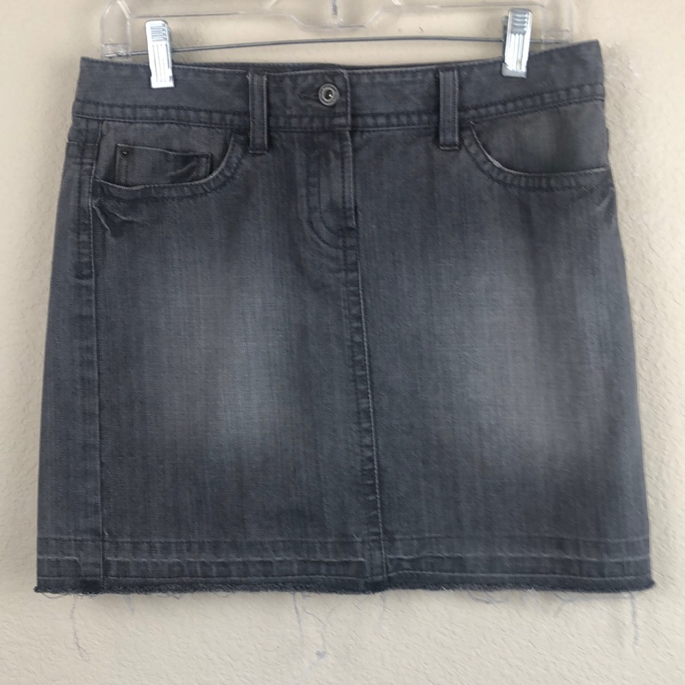 Ann Taylor Loft Released Hem Miniskirt, Size 4